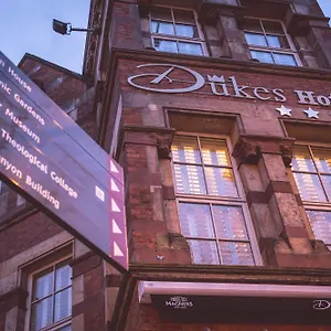https://dukes-at-queens.belfasthotelsireland.com